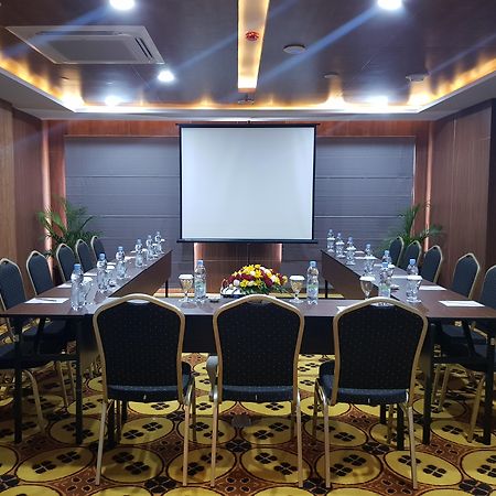 El Hotel Yogyakarta Malioboro Экстерьер фото
