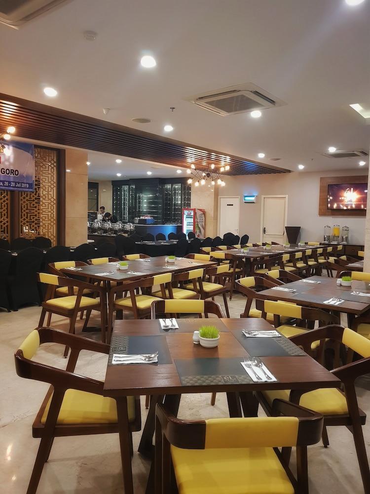 El Hotel Yogyakarta Malioboro Экстерьер фото